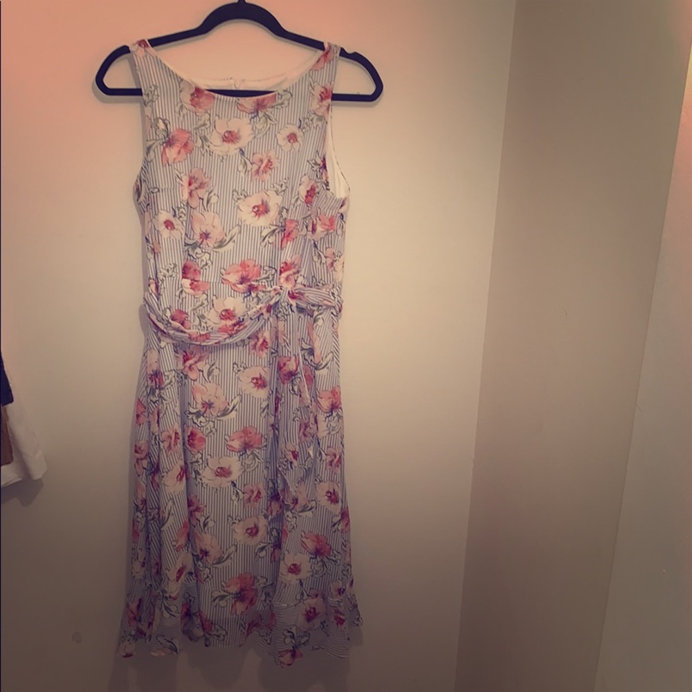 Beautiful summery dress, only wore once!